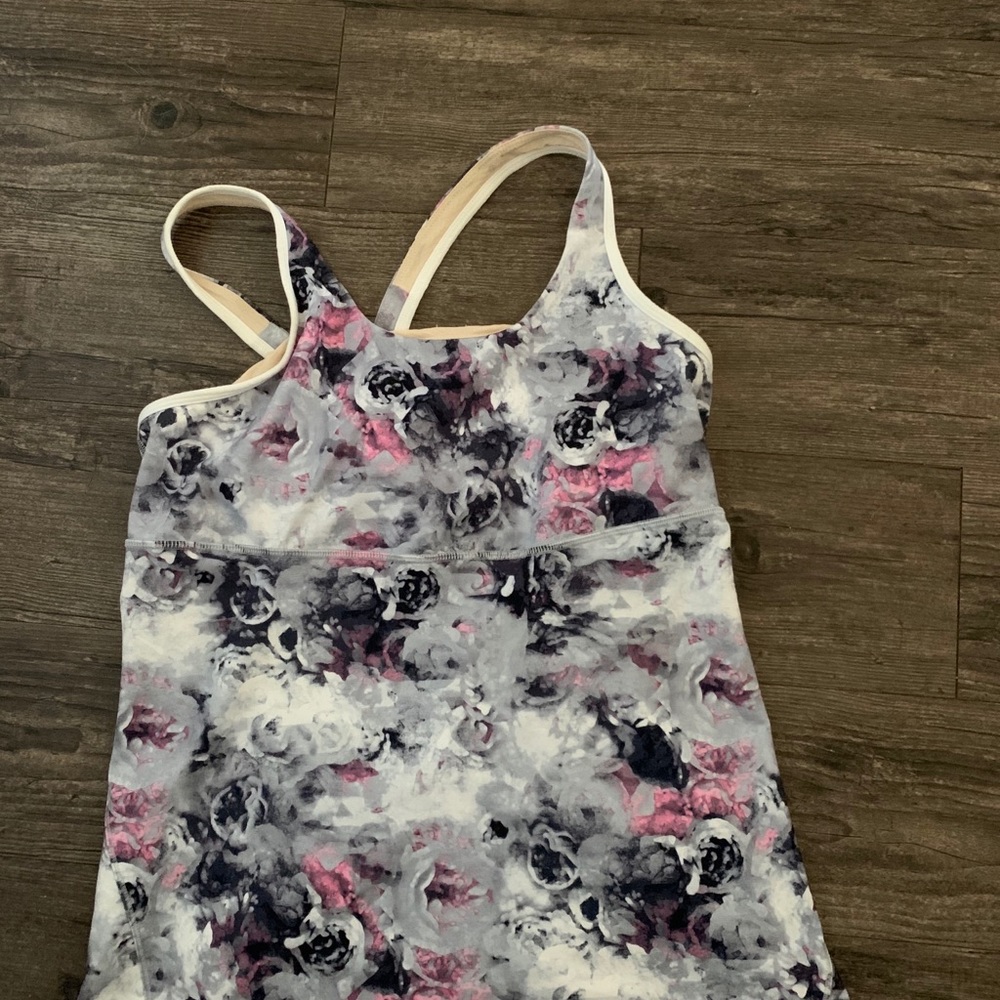Lululemon Tank - Picture 2 of 4